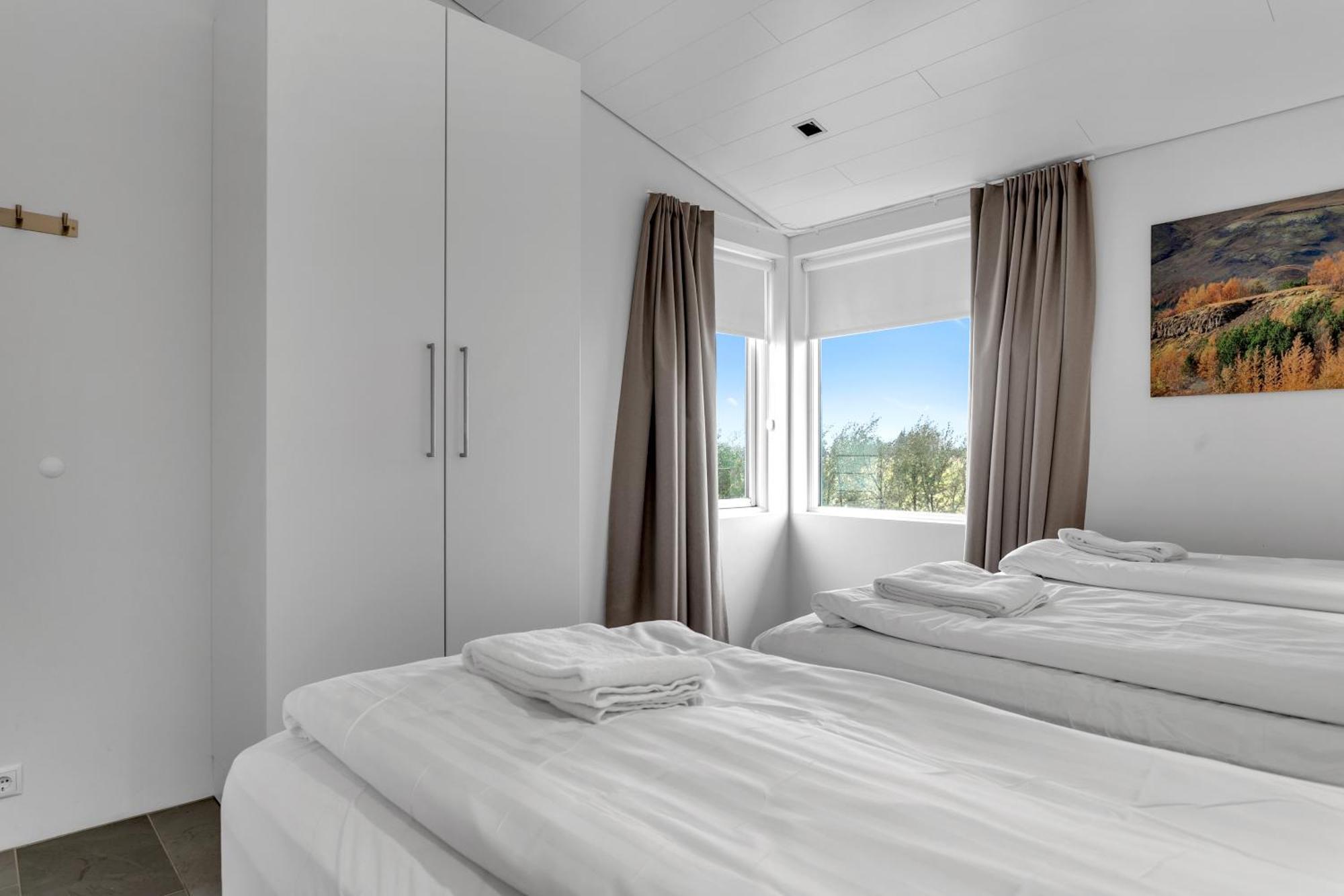 Luxury Villa With River View Laugaras Exterior photo