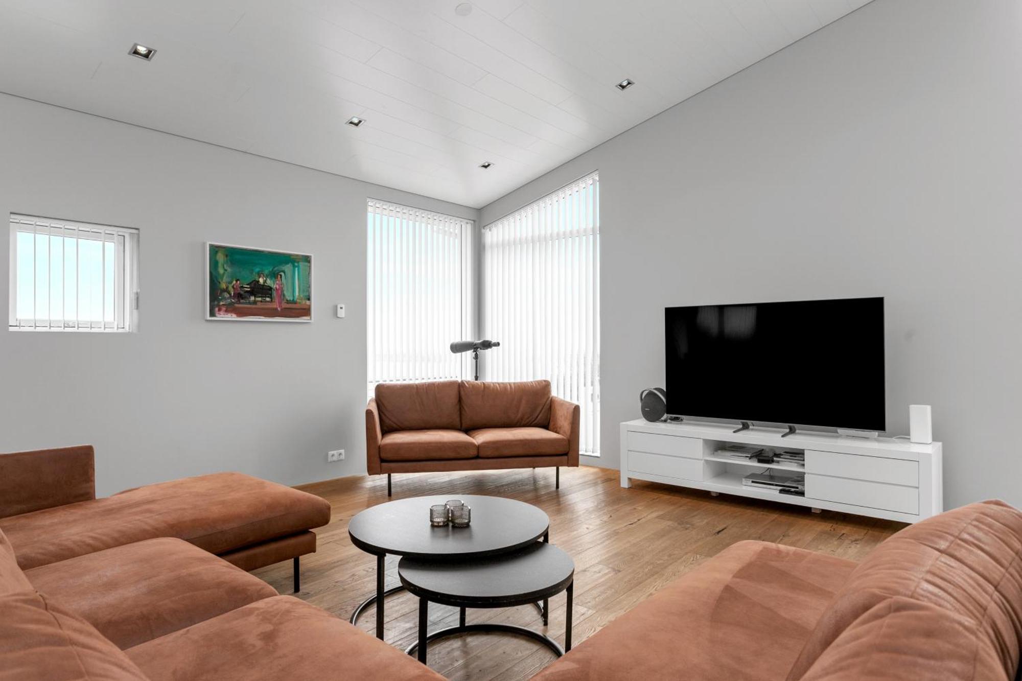 Luxury Villa With River View Laugaras Exterior photo